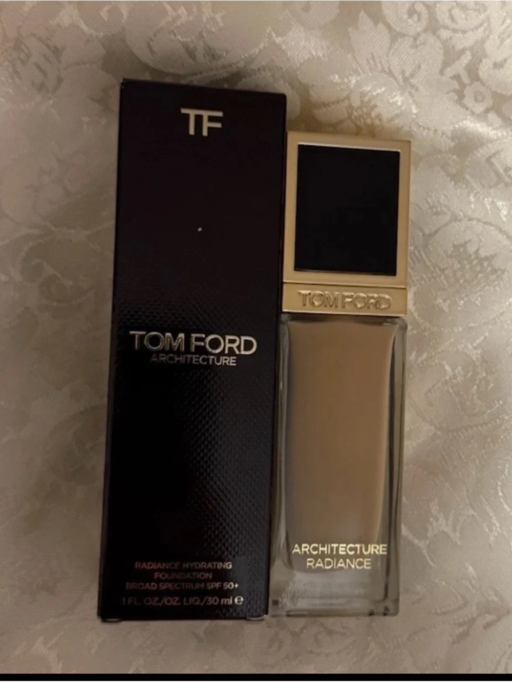Tom Ford Beauty Architecture Radiance Hydrating Foundation.Product Specificatio
